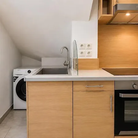 En Rez-de-jardin Securise A Διαμέρισμα *